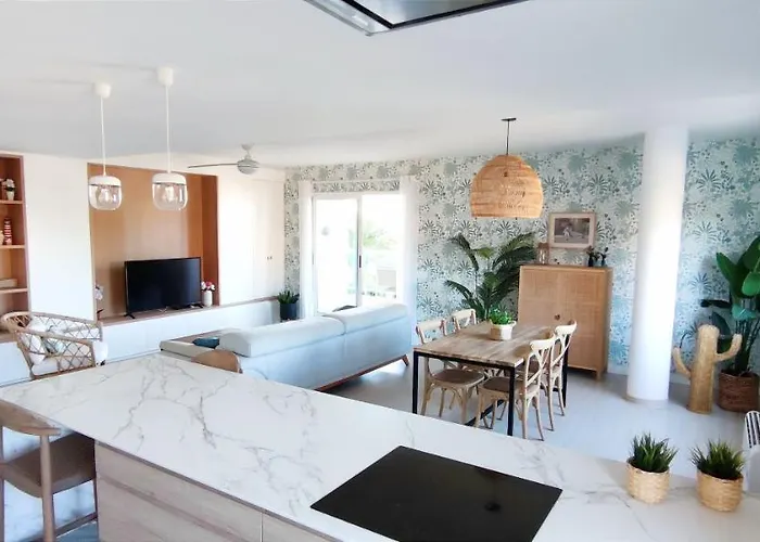 Lagos Del Castillo By Costa Dénia